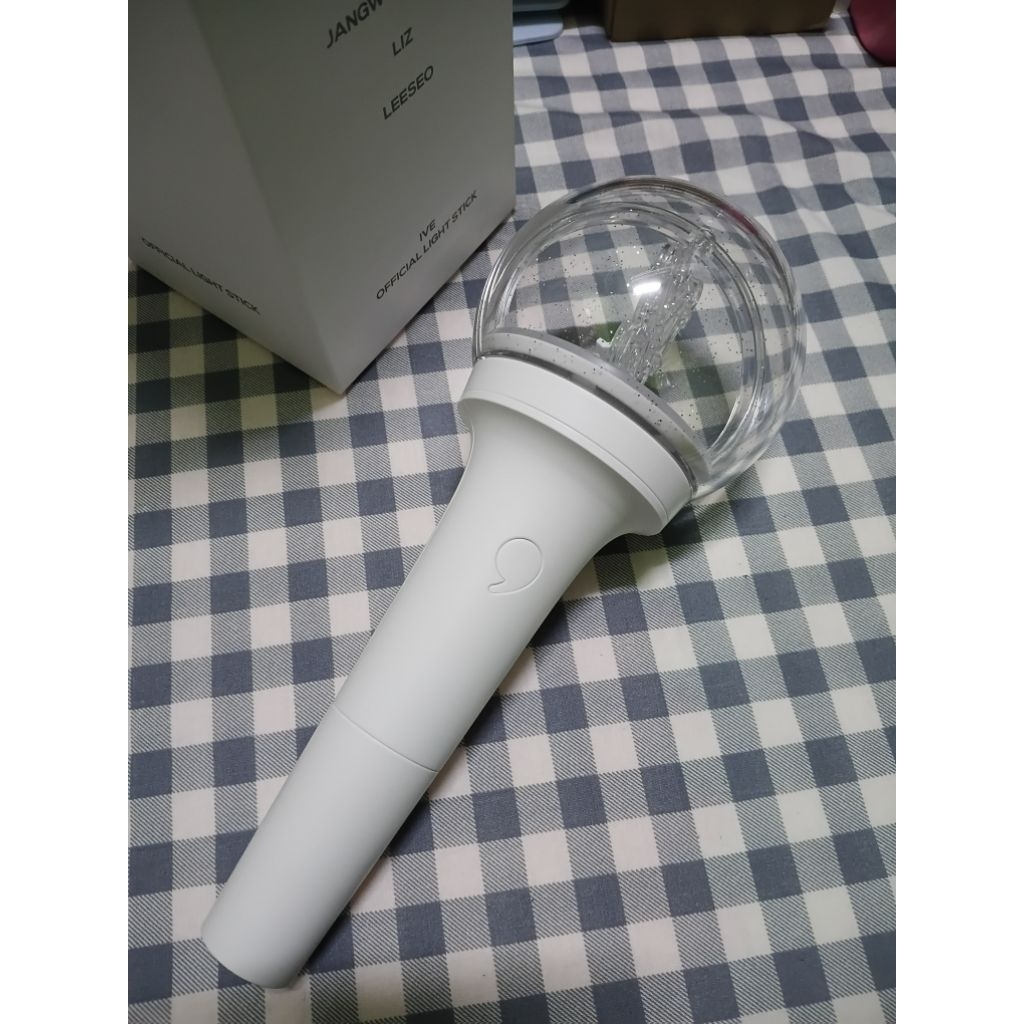 [พร้อมส่ง] แท่งไฟ ive ver.1