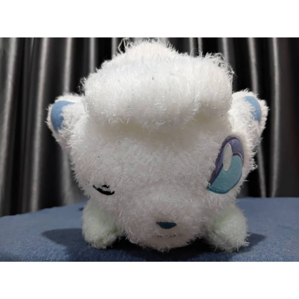 ตุ๊กตาโปเกม่อน Alolan Vulpix Vulpix Cushion Pokemon Plush Toy Japan ขนาด 18 นิ้ว