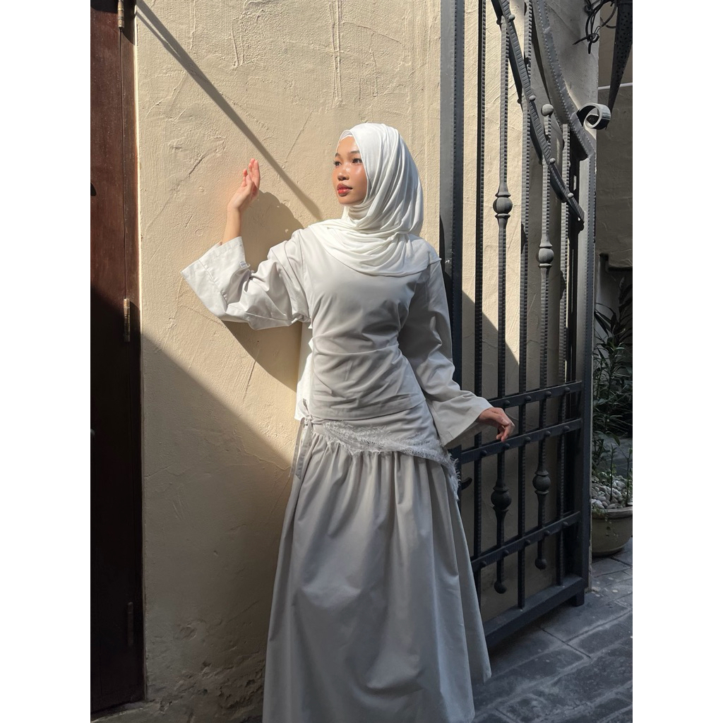 Daily Grace Collection | Modest Cotton Twill Top (เฉพาะเสื้อ)