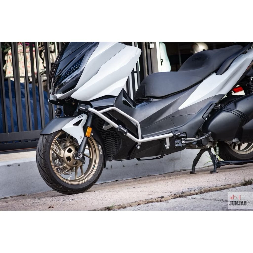 แคชบาร์ Zontes350E รุ่นพิเศษแถมปะกับ6ตัว (สี silver)