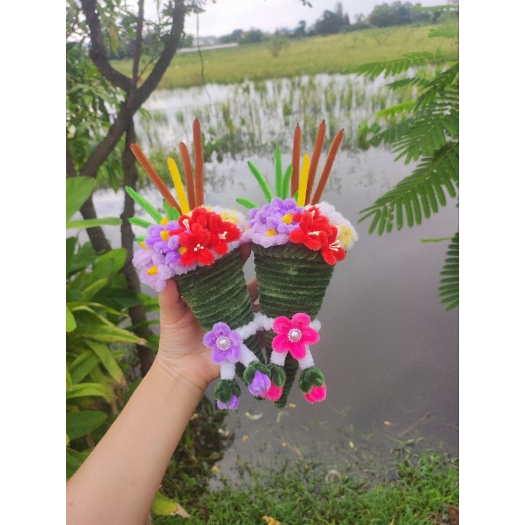 กรวยไหว้ครู กรวยดอกไม้ไหว้ครู กรวยไหว้ครูกำมะหยี่ กรวยดอกไม้ไหว้ครูกำมะหยี่