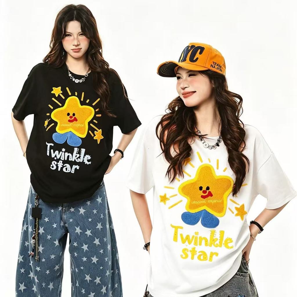 เสื้อยืดแขนสั้นลายดาว ดีไซน์สไตล์อเมริกันวินเทจ ผู้หญิงฤดูร้อน สไตล์ไฮสตรีทหวานเท่ ทรงหลวมผ่อนคลาย แต่งตัวแมตช์ง่าย