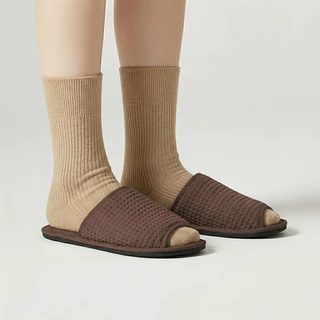 รองเท้าใส่ในบ้าน สลิปเปอร์ ผ้ารังผึ้ง รุ่น Cozy Combs Slipper พื้นนุ่ม ฟองน้ำหนา ใส่สบายเท้า เกรดโรงแรม | Soft&Co