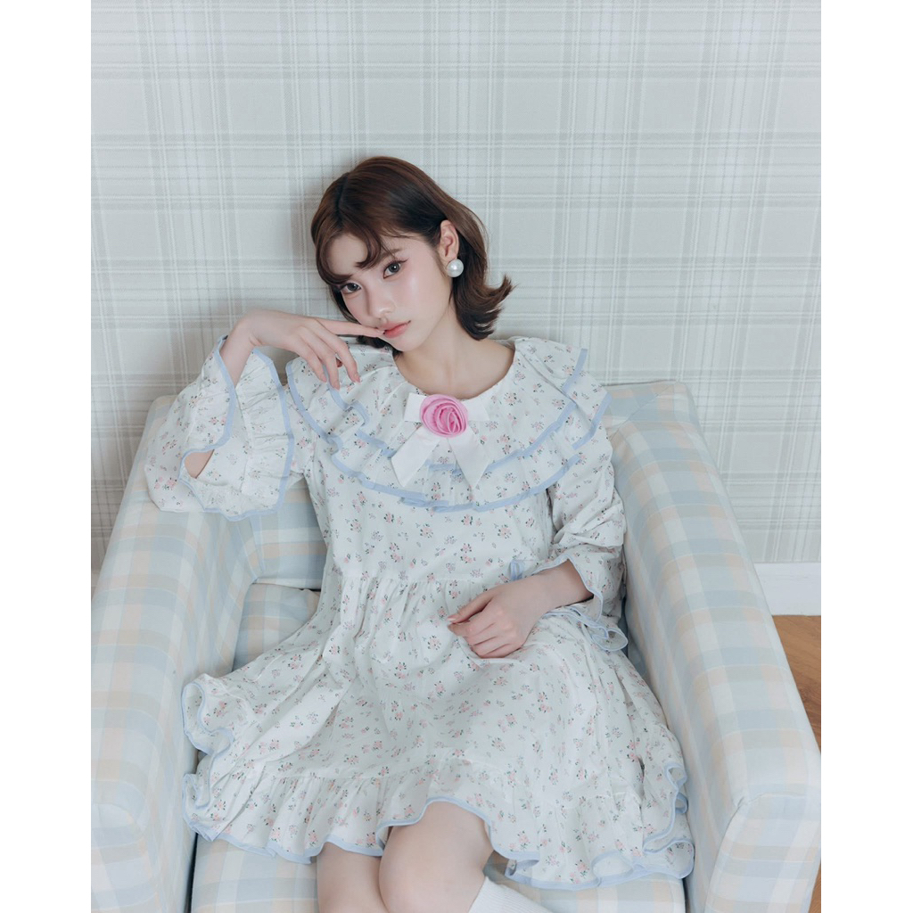 NEW มือ1🍑(ไซส์ M, ): FLAT2112 : JULIANA MINI DRESS เดรสสั้นลายดอกหวานๆ เดรสลูกคุณโทนฟ้า ลุคหวานละมุน  (FF1425)