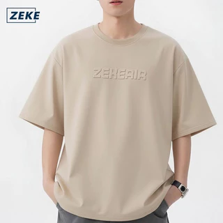 ZEKE A9104 เสื้อยืดผู้ชายแขนสั้น แผ่นปะโลโก้ลายนูน 3D ทรงโอเวอร์ไซซ์
