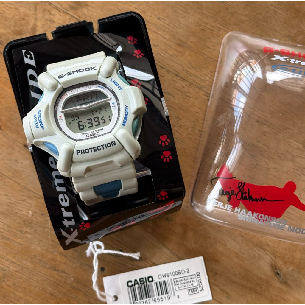นาฬิกาข้อมือ G-SHOCK Casio สีขาว DW9100BD-2