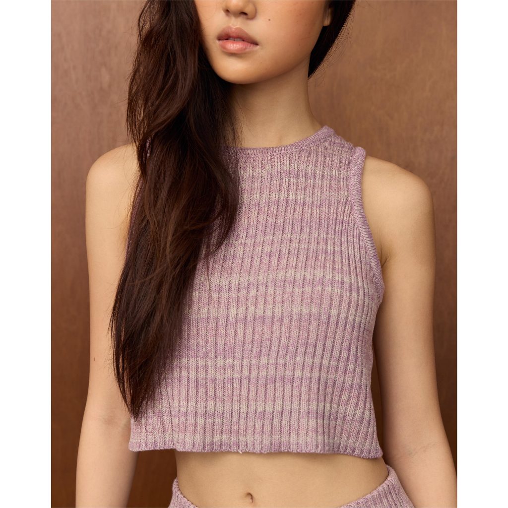 knitCircle - LEAF Tank top (5 สี) เสื้อกล้ามไหมพรมถักทรงครอปเล็กน้อย ทอไล่สีแบบแนวนอน texture ลายทอนิตแนวตั้ง ใส่สบาย