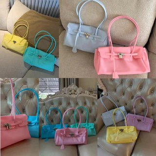 พร้อมจัดส่ง🚚กระเป๋า Jelly Bag Shoulder🎨10 สี PVC กระเป๋าเจลลี่สุดฮิตตอนนี้ Jelly กระเป๋าสะพายไหล่ กระเป๋าโท้ท Kiiikiii