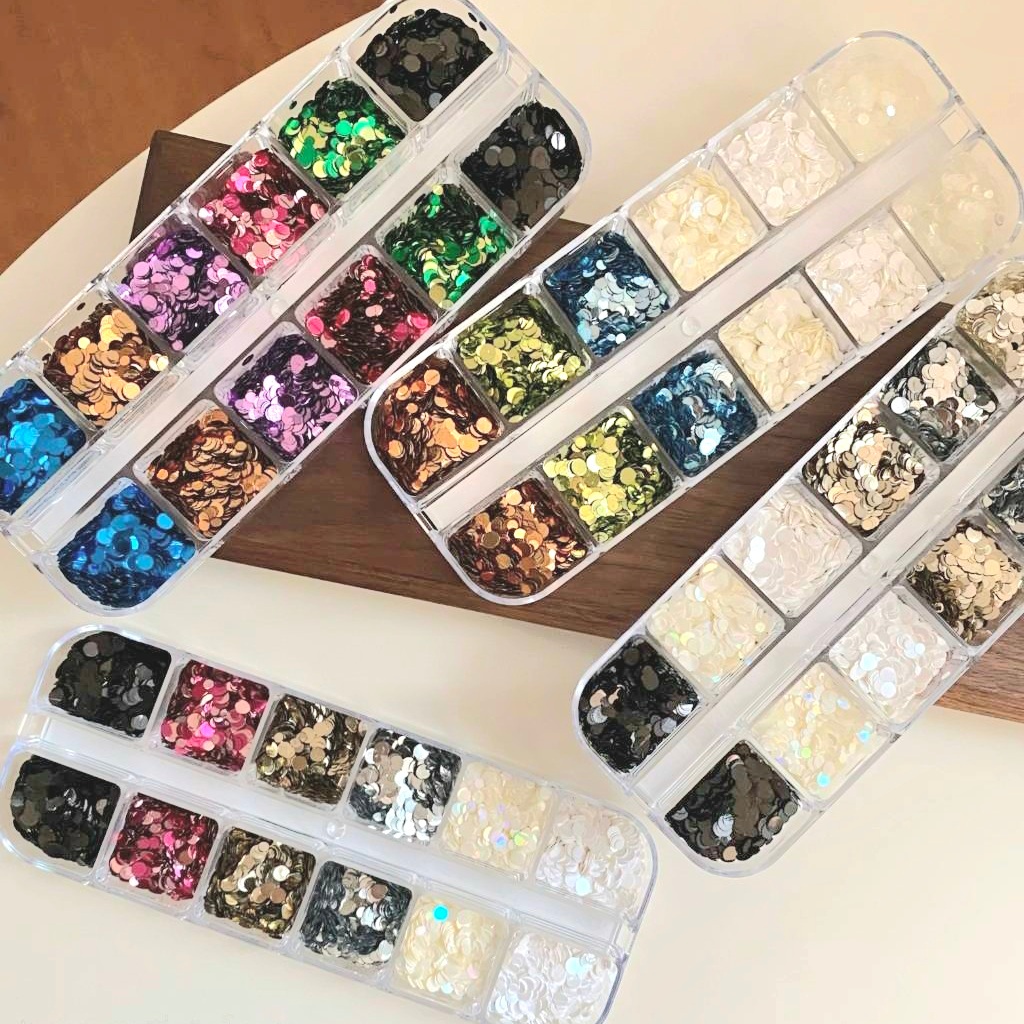 Mix Glitter หลายตัวเลือก ทรงกลม แบบตลับ 12 ช่อง คละสี คละไซส์ กลิ๊ตเตอร์เนื้อบาง อะไหล่แต่งเล็บ