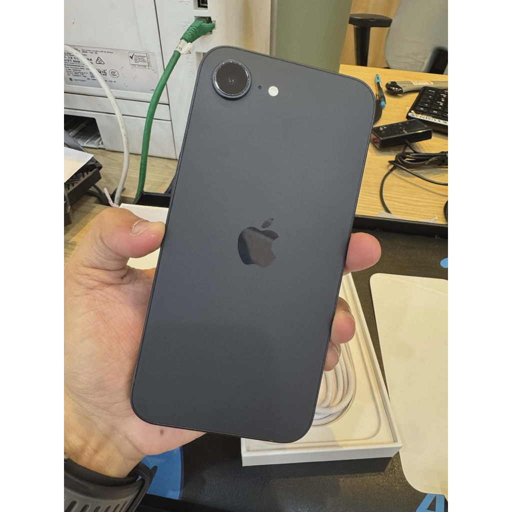 ขาย iPhone 16e 128GB (มือสอง)