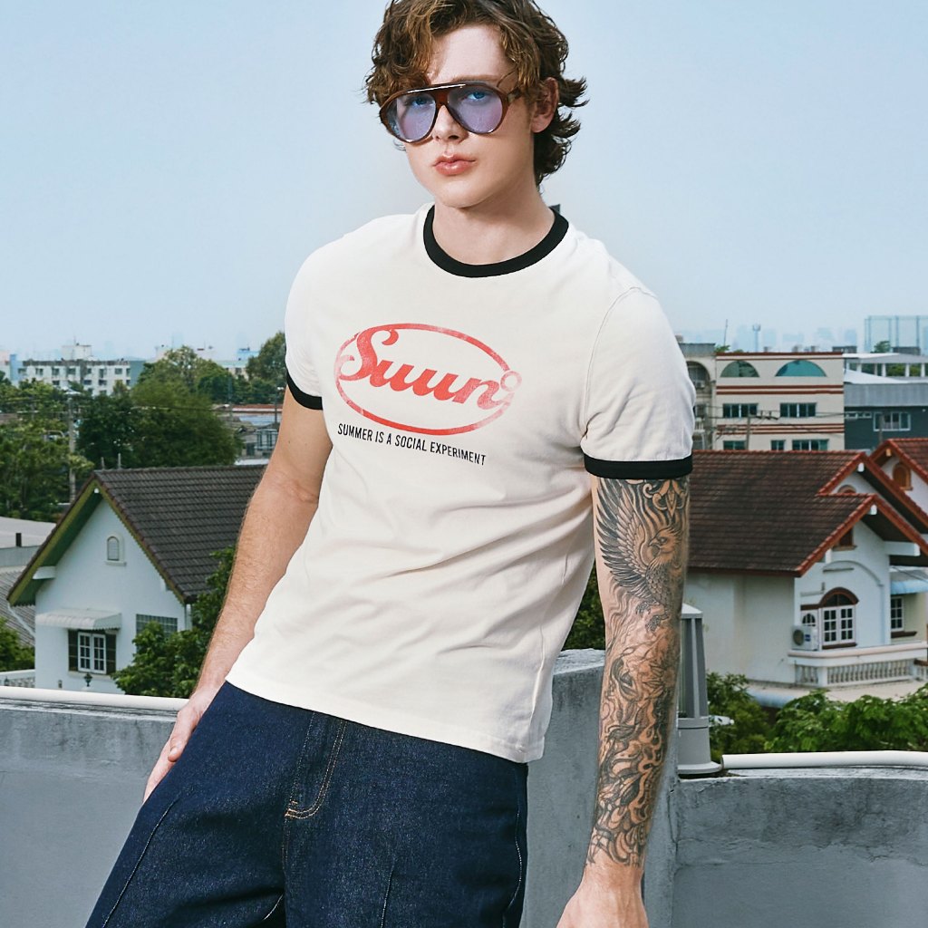 Classy Club - เสื้อยืด สกรีนลาย รุ่น Red Oval Tee - Suun Col.