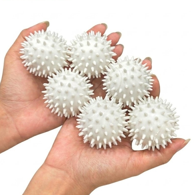 (แพค6ชิ้น ขนาด5ซม. สีขาว) ลูกบอลซักผ้าหนาม ลดรอยยับ​ ถนอมผ้า Dryer Balls ไม่ต้องใช้น้ำยาปรับผ้านุ่ม เพิ่มแรงเหวี่ยง