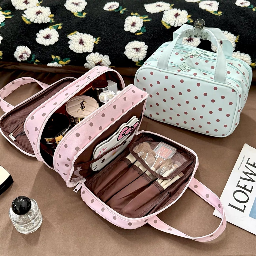 ⭐มีของแถม⭐กระเป๋าเครื่องสำอางกันน้ำ 3 ชั้น ขนาดใหญ่ พกพาเดินทาง มีหูหิ้ว แยกช่องใส่ของ สามารถคล้องกับกระเป๋าเดินทางได้
