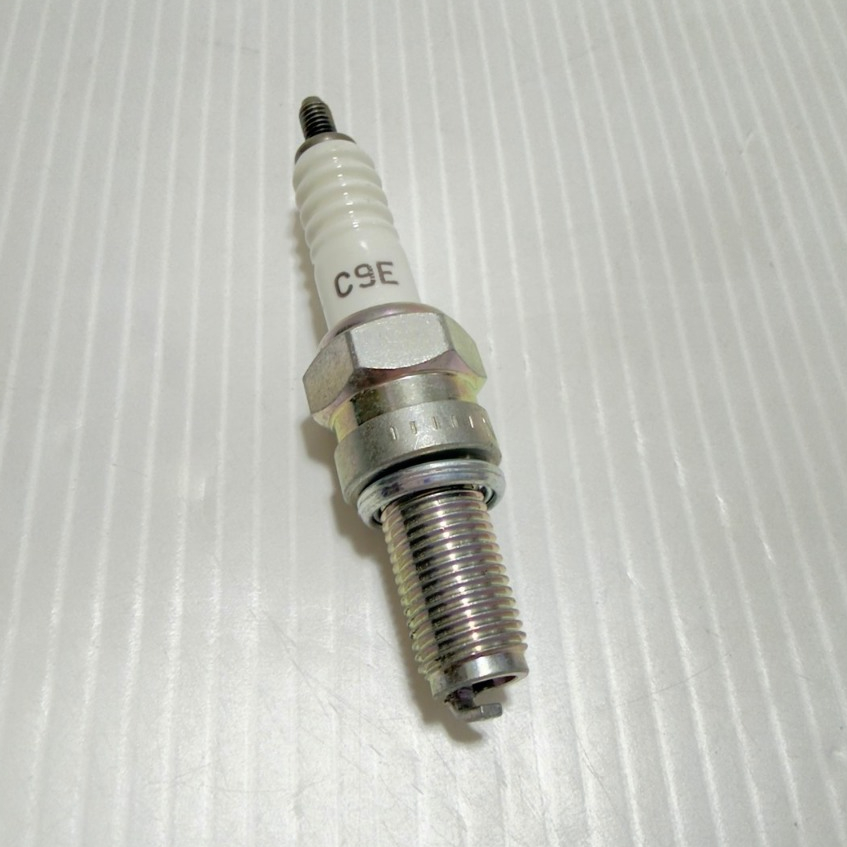 หัวเทียน NGK C9E (SPARK PLUG C9E) ของแท้ **(ไม่มีกล่อง ขายราคาถูก)** ราคาต่อ 1หัว