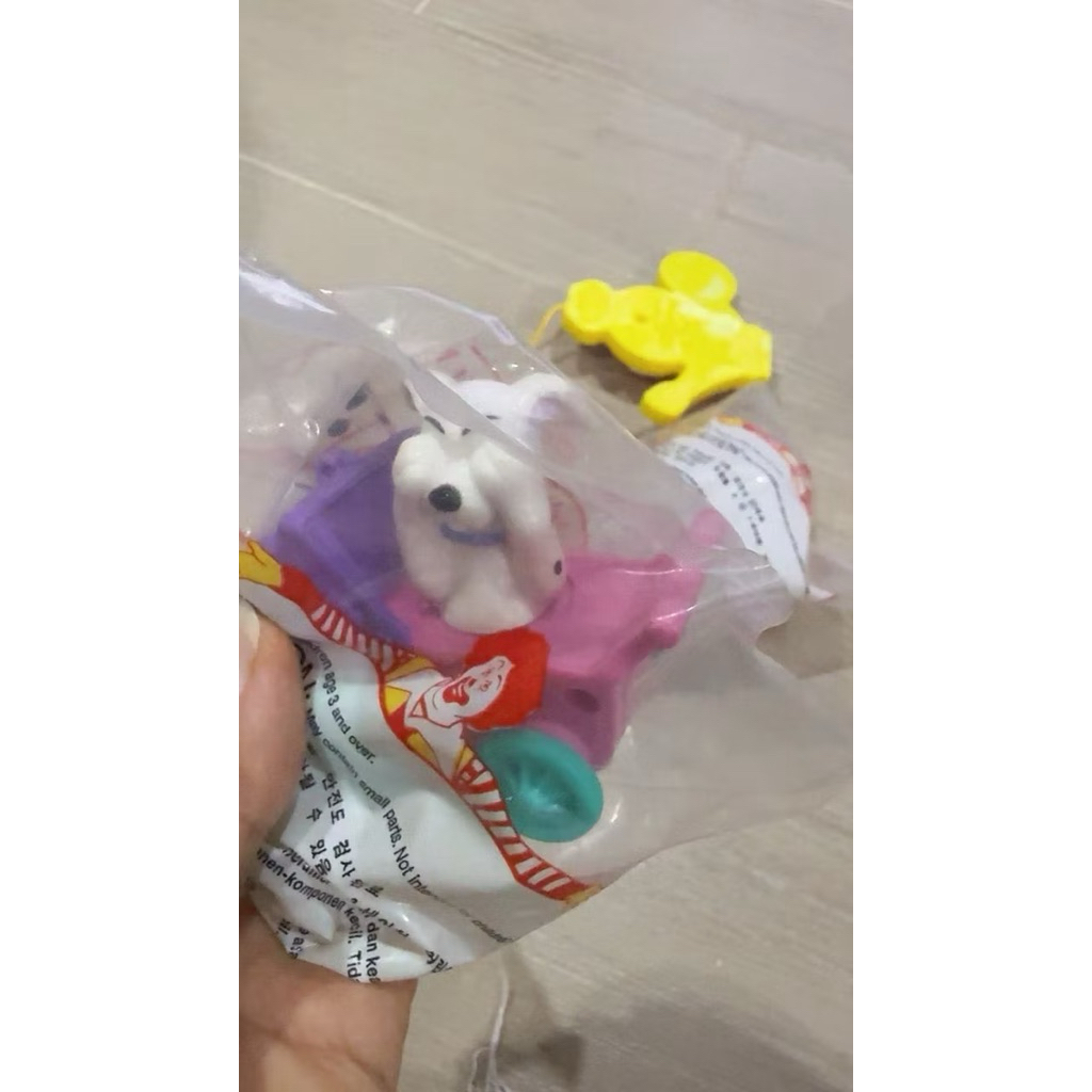 (มีเกือบครบชุด ถามได้ค่ะ) happy meal 101 ใหม่ในแพ็ค มีซีลหลุดบางตัว