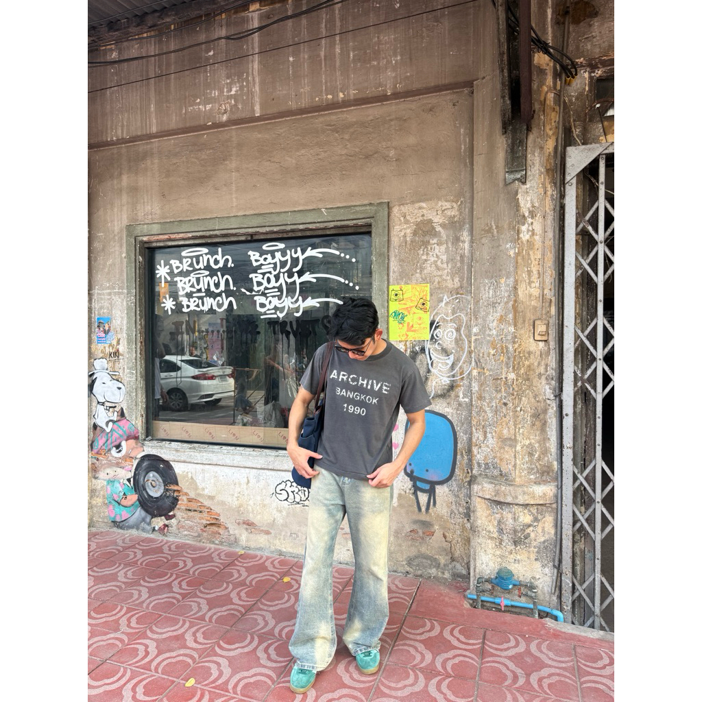 Mushroom.store เสื้อ Boxy ลาย Archive bangkok 1990