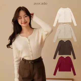 avo Payson soft cardigan คาร์ดิแกนไหมพรมแขนยาว รุ่นนี้จะมีดีเทลคอวีนิดๆ ทำให้ดูไม่ตันจนเกินไป