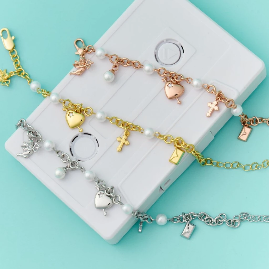 Petite Julia Bracelet สร้อยข้อมือสายโซ่ประดับชาร์ม