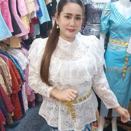 เสื้อลูกไม้ไทยประยุกต์ อกระบายโค้งรอบตัวแต่งเอวระบายซิปหลังแขนยาว