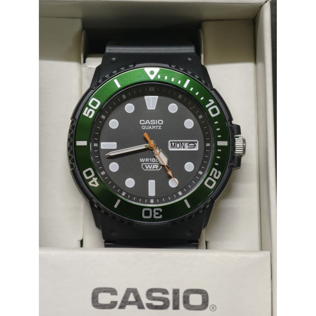 นาฬิกา Casio MRW-230H-1E3VDF หน้าดำขอบเขียว