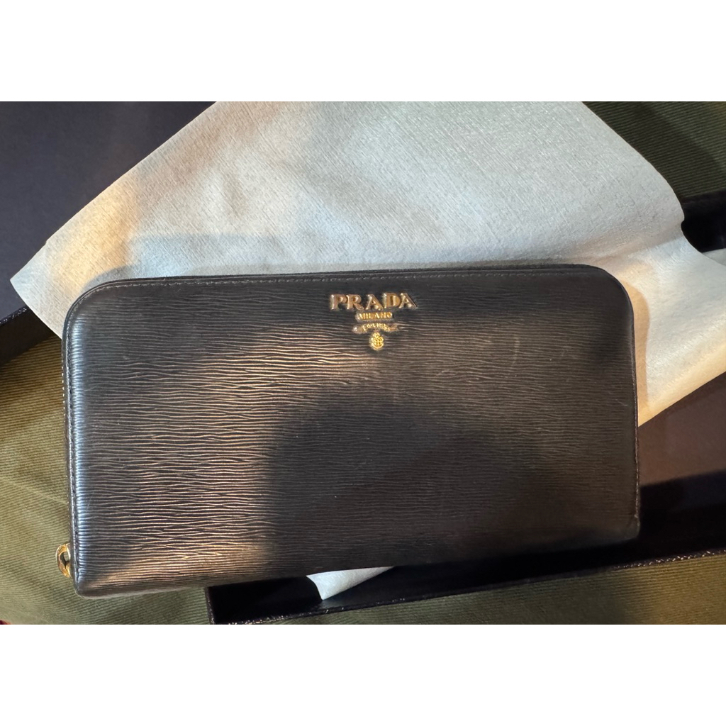 PRADA กระเป๋าตังค์ (ของแท้)