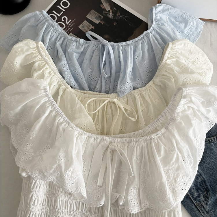 เสื้อเเขนตุ๊กตา มี 3 สี  รุ่น amone เเต่งระบายตรงคอดีเทลน่ารัก