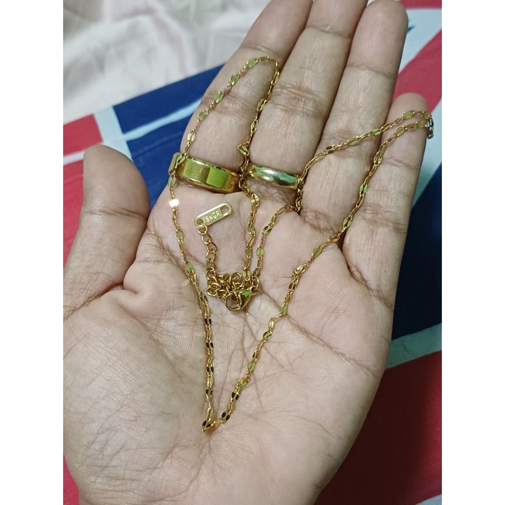 สร้อยคอสีทองลายจันทร์กระพริบคัดมือสองตู้ยุโรปตอก18KGBไม่มีตำหนิ