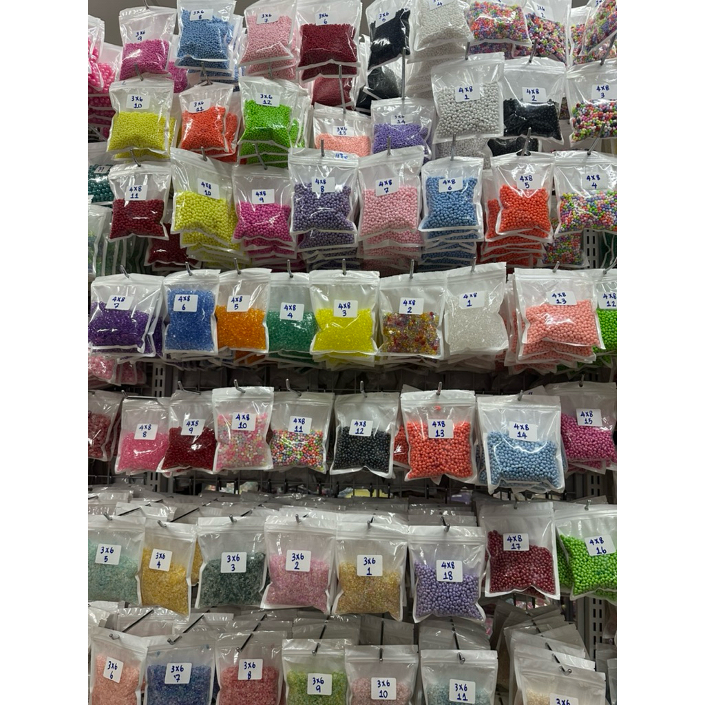 ลูกปัดถั่วลิสงอะคริลิคสีทึบสีใสสีรุ้งมี4*8มิล100กรัม สินค้าดีไอวาย