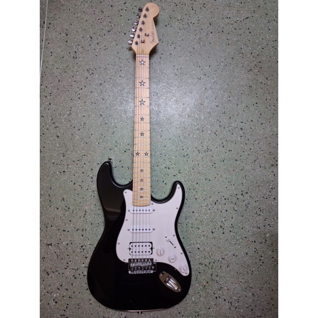 กีต้าร์ไฟฟ้า fender stratocaster SSH