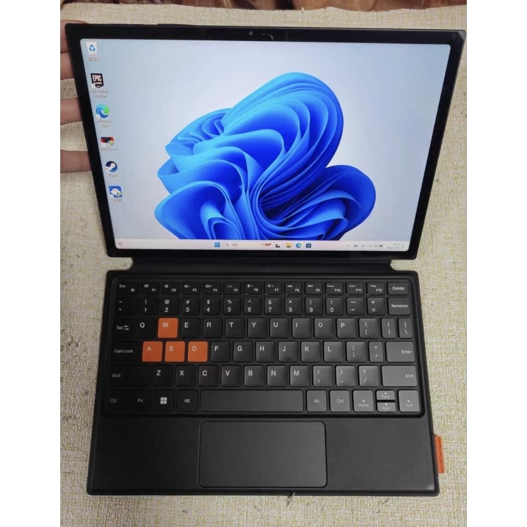 Onexplayer X1 / X1 Pro 120Hz Amd HX370 มาแล้ว เครื่องเล่นเกมพกพา notebook gaming