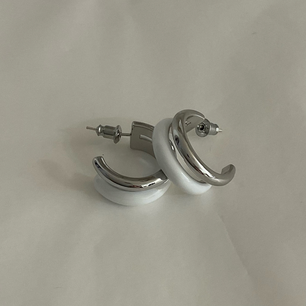 SOMETHING ABOUT US - Two tone earrings