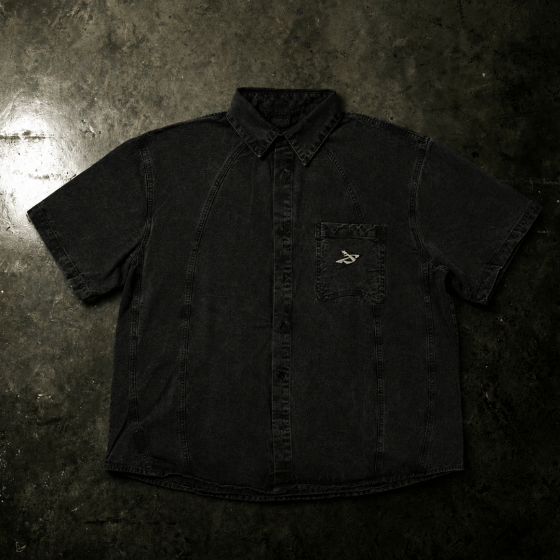 CBE BLACK DENIM CROP SHIRT 01 / เสื้อเชิ้ตคอปยีนส์แขนสั้น