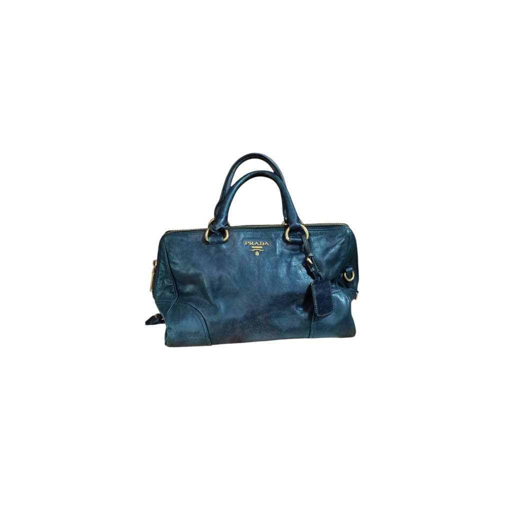 Lamb skin shoulder bags used like new good condition and good price