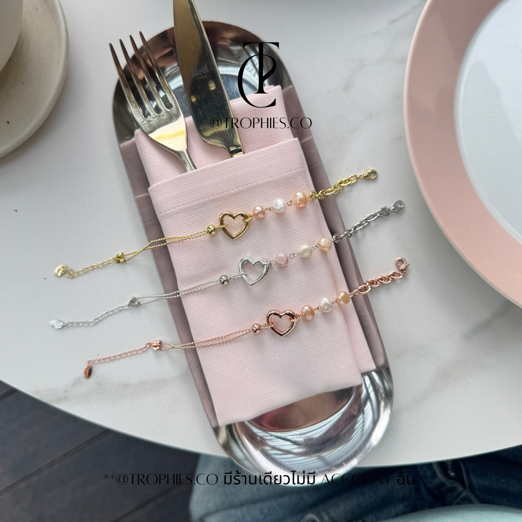 Melting heart bracelet🤎 กำไลหัวใจไข่มุก (𝑻𝑷 𝑷𝒆𝒂𝒓𝒍 𝒄𝒐𝒍𝒍𝒆𝒄𝒕𝒊𝒐𝒏 𝟐𝟎𝟐𝟓) | @trophies.co