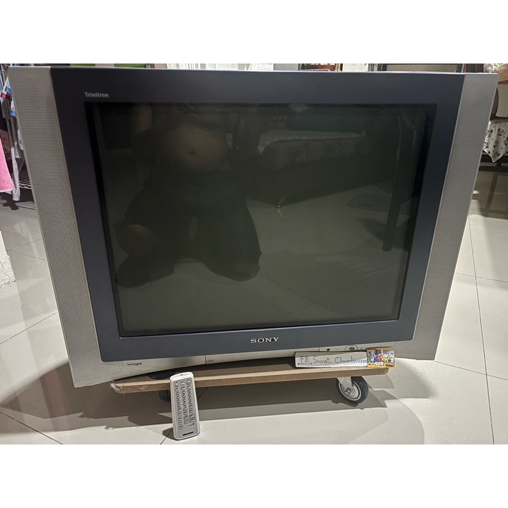 Sony Trinitron Flat CRT Color TV 29 inches with remote control