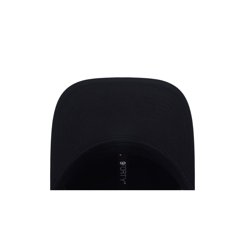 New Era قبعة 9Forty ‏New York Yankees شعار معدني — أسود مطفي — صورة 4