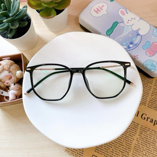 (S33) แว่นสายตาสั้น -450 ถึง -800 ทรงเหลี่ยมหักมุม แป้นในตัว เลนส์มัลติโค๊ต ออกแดดเปลี่ยนสี แถมซองใส่แว่น + ผ้าเช็ดแว่น
