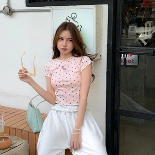 พร้อมส่ง เสื้อยืดแขนสั้น เสื้อครอป ขอบหยัก Lettuce Top l La maison