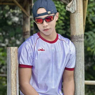 เสื้อ_jAreo_สีขาว_ผ้ามันเงา_ปักแดง