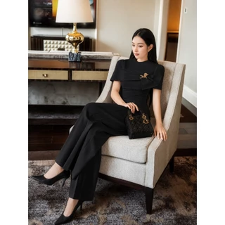 THE CLOSETA :LB615 ชุดเซ็ทเสื้อแขนสั้แต่งชายเสื้อระบายเฉียงแถมเข็มกลัดกุหลาบสีทอง กางเกงขายาวเข้าชุด