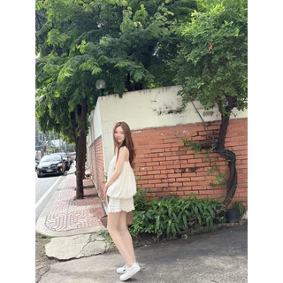 ส่งด่วน 🚨 SLYQ ROSE BALLOON LINEN SINGLET TOP เสื้อสายเดี่ยวทรงบอลลูนแต่งดอกกุหลาบ