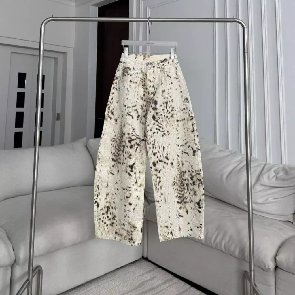 PTJ30372 Elara Sparkle Leopard Jeans PROMTHONG