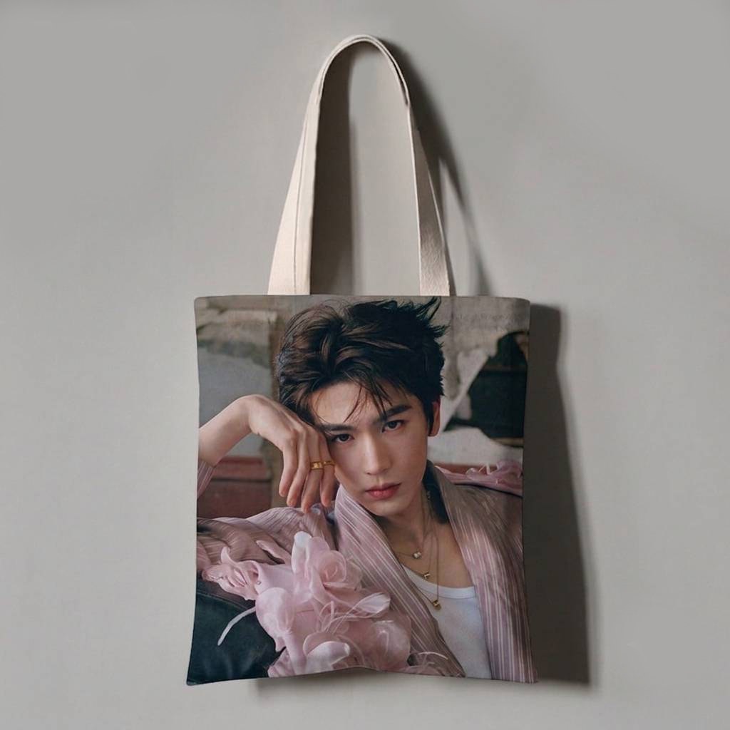 พร้อมส่ง💖กระเป๋าผ้า จางหลิงเฮ่อ สกรีน 1 ด้าน สกรีนสวยคมชัด มีซิป
