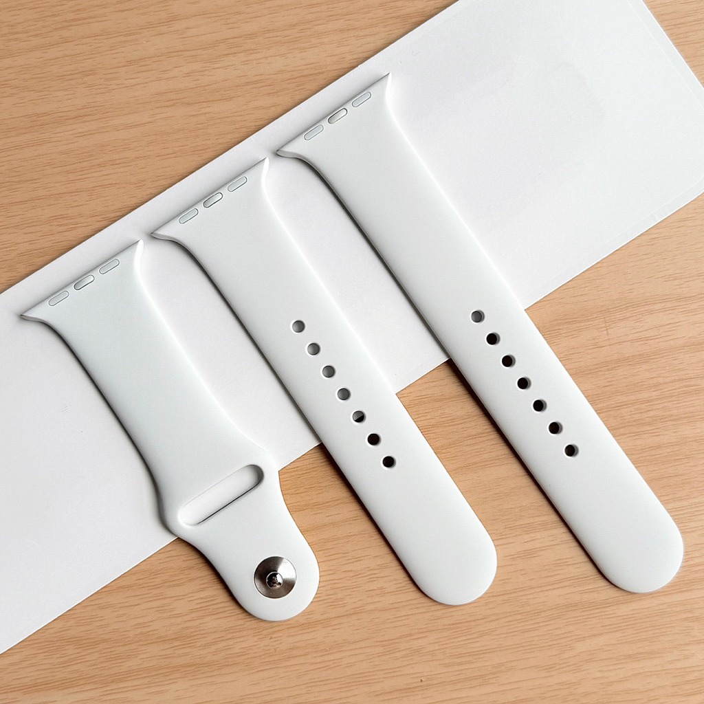 สาย White Sport Band มือหนึ่ง ของแท้💯 Size:44/45/46/49ใส่ได้ ***ได้ครบเซตทั้งสายสั้นและสายยาวsm+ml ไม่มีกล่องค่ะ   No.03