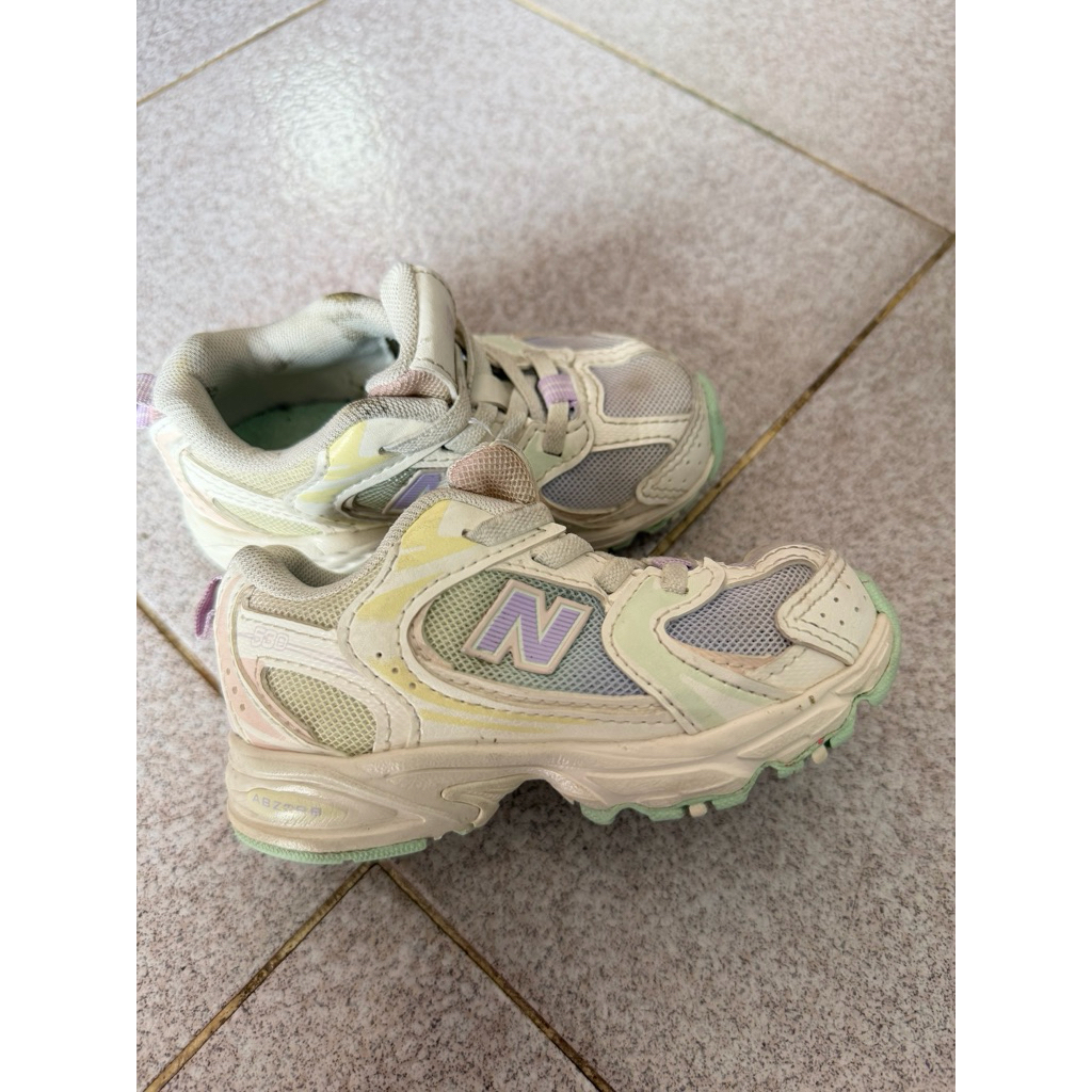 รองเท้าเด็กมือสองของแท้ New balance