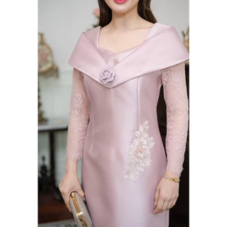 Sukunya 6446 : ชุดราตรียาวสไตล์ Portrait Gown ตัดเย็บจากผ้าไหมญี่ปุ่นเนื้อหนาคุณภาพดี เน้นความสง่างามแบบเรียบหรู
