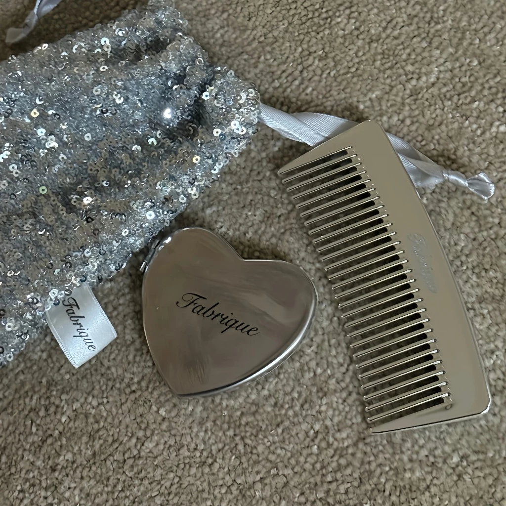 (ของสมนาคุณ งดจำหน่าย) Fabrique Mirror
