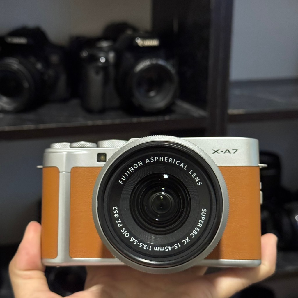 Fuji X-A7 กล้องมิเรอร์เลส APS-C 24.2MP จอโค้งปรับได้