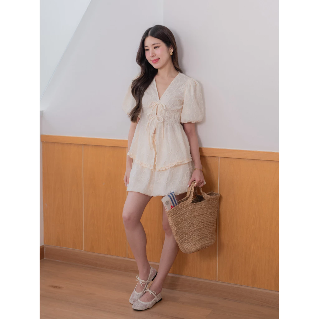 TheBlancPale : Ella top เสื้อคนสวย ผ้าสวยมาก