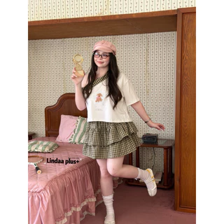 LindaaPlus-- ชุดเซ็ต 𝑷𝒐𝒄𝒌𝒚 🥤🍃 เสื้อปาดไหล่ +กระโปรงสั้นแต่งชั้น ดีเทลเสื้อทรงปาดไหล่แต่งลายสก๊อต สกรีนน้องหมาที่อก